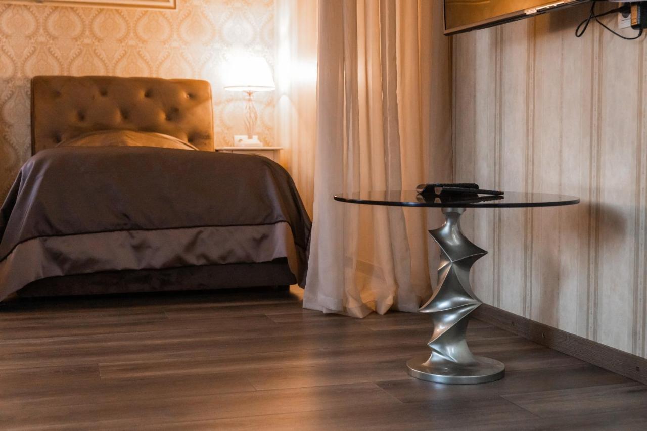 Hotel "Mandarin Clubhouse" Kharkov Luaran gambar