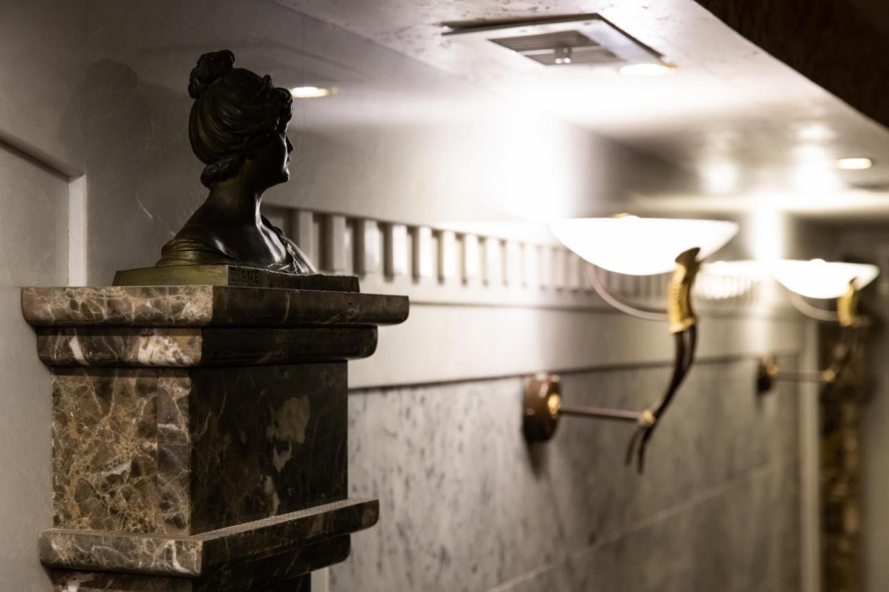 Hotel "Mandarin Clubhouse" Kharkov Luaran gambar