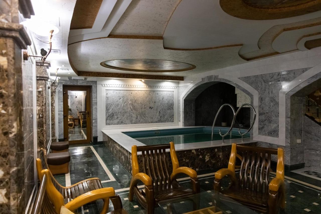 Hotel "Mandarin Clubhouse" Kharkov Luaran gambar