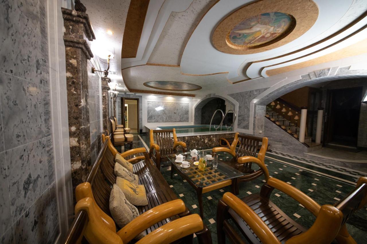 Hotel "Mandarin Clubhouse" Kharkov Luaran gambar