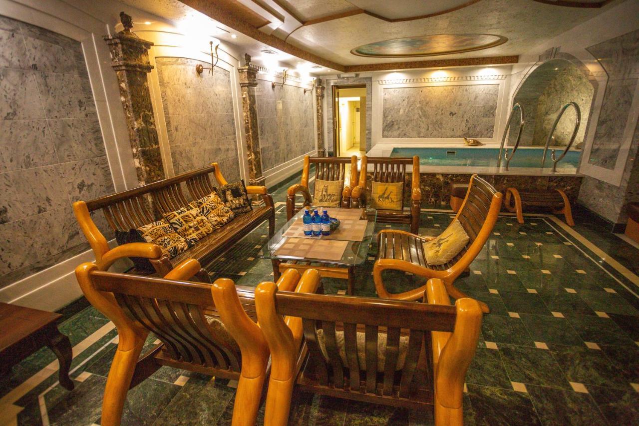 Hotel "Mandarin Clubhouse" Kharkov Luaran gambar