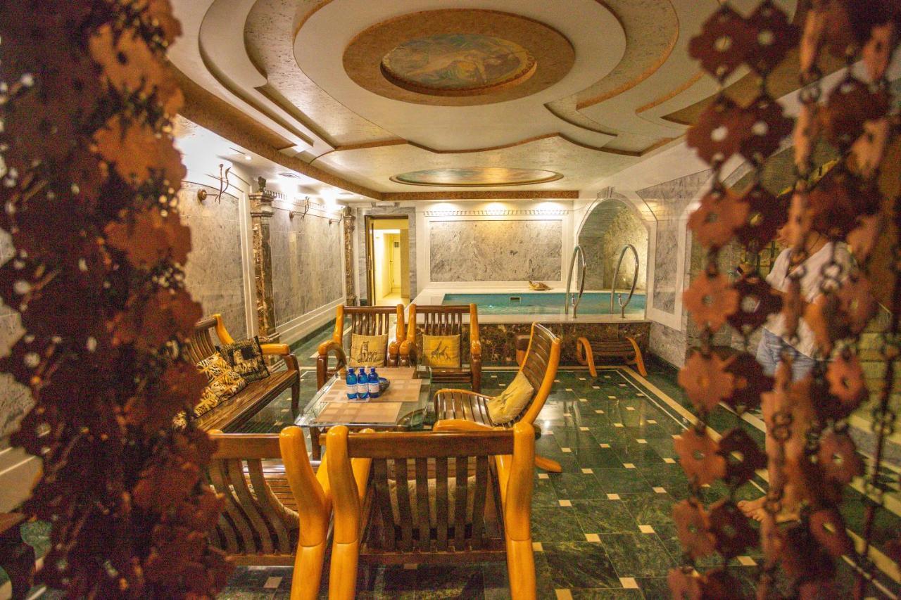 Hotel "Mandarin Clubhouse" Kharkov Luaran gambar